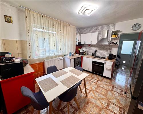 Vanzare apartament in casa, curte proprie, Ploiesti, zona centrala.