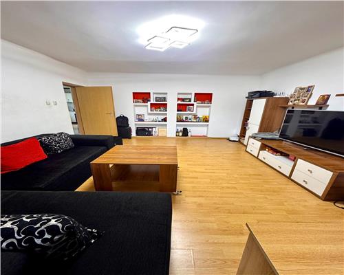 Vanzare apartament in casa, curte proprie, Ploiesti, zona centrala.