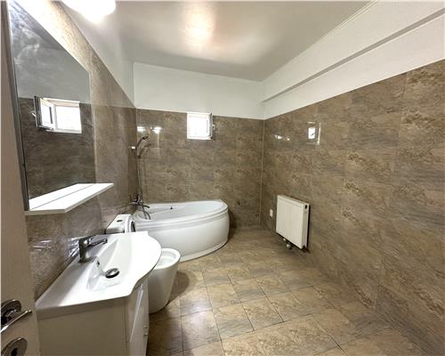 Apartament/Spatiu 4 camere, pretabil birouri, zona Cantacuzino, Ploiesti