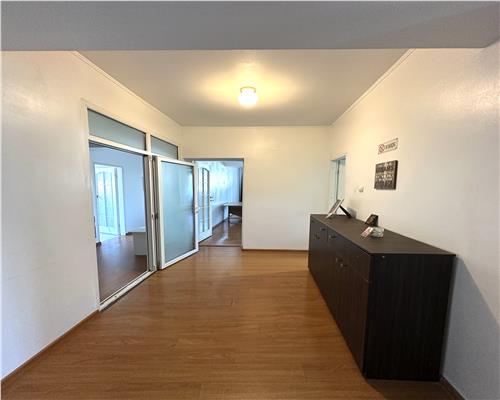 Apartament/Spatiu 4 camere, pretabil birouri, zona Cantacuzino, Ploiesti