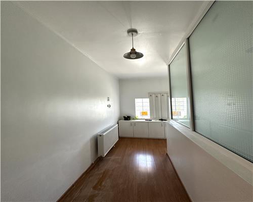 Apartament/Spatiu 4 camere, pretabil birouri, zona Cantacuzino, Ploiesti