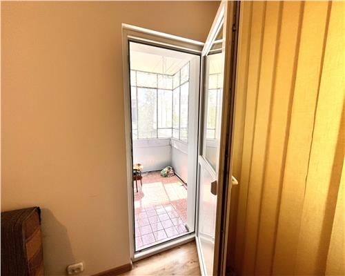 Vanzare apartament 2 camere, zona Vest, Ploiesti