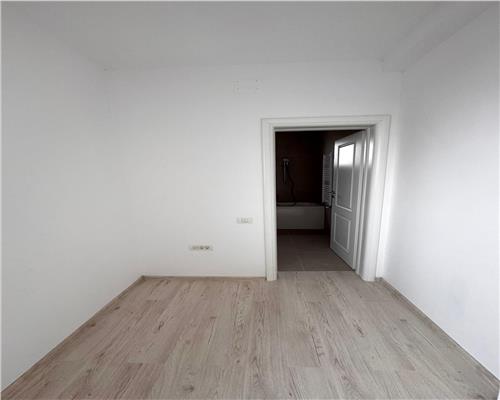 Vanzare apartament 3 camere, in Ploiesti, zona Albert, situat la etajul 2 intr un bloc cu regimul de inaltime P+3+4 retras.