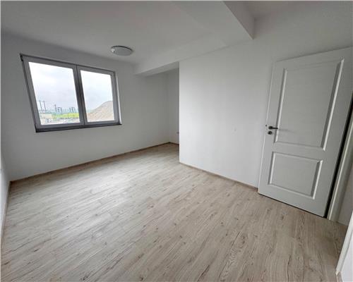 Vanzare apartament 3 camere, in Ploiesti, zona Albert, situat la etajul 2 intr un bloc cu regimul de inaltime P+3+4 retras.