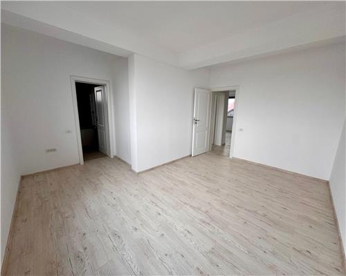 Vanzare apartament 3 camere, in Ploiesti, zona Albert, situat la etajul 2 intr un bloc cu regimul de inaltime P+3+4 retras.