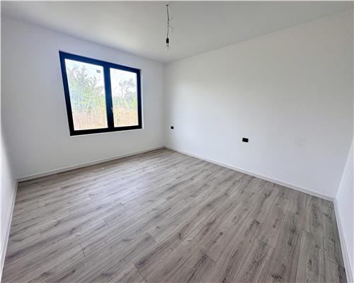 Casa parter 4 camere, teren 949 mp, Paulesti, Cocosesti.