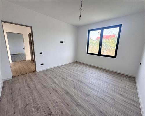 Casa parter 4 camere, teren 949 mp, Paulesti, Cocosesti.