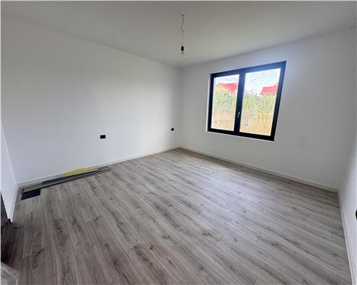 Casa parter 4 camere, teren 949 mp, Paulesti, Cocosesti.