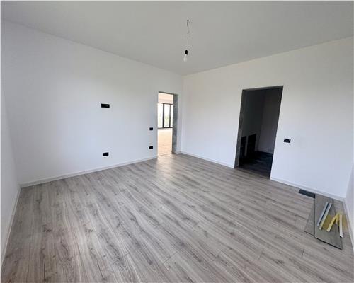 Casa parter 4 camere, teren 949 mp, Paulesti, Cocosesti.