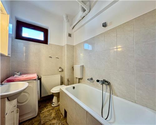 Apartament 4 camere, nemobilat, zona Ultracentrala, Ploiesti