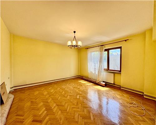 Apartament 4 camere, nemobilat, zona Ultracentrala, Ploiesti