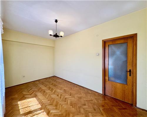 Apartament 4 camere, nemobilat, zona Ultracentrala, Ploiesti