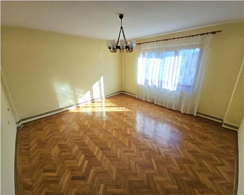 Apartament 5 camere, nemobilat, zona Ultracentrala, Ploiesti