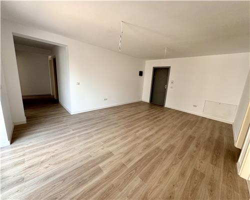 Apartament 3 camere plus birou, terasa proprie, padurea Paulesti