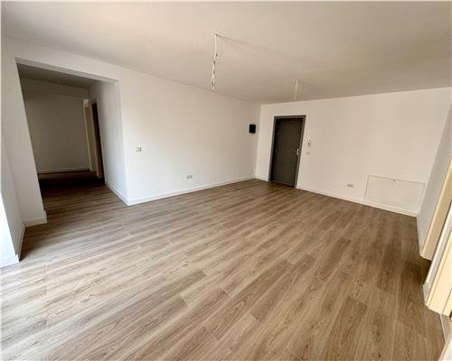 Apartament 3 camere plus birou, terasa proprie, padurea Paulesti
