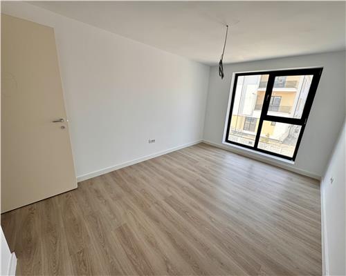 Apartament 3 camere plus birou, terasa proprie, padurea Paulesti