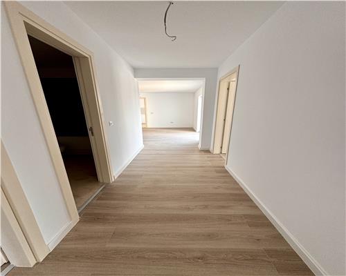 Apartament 3 camere plus birou, terasa proprie, padurea Paulesti