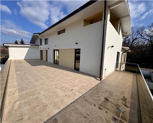 Apartament 3 camere plus birou, terasa proprie, padurea Paulesti