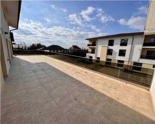 Apartament 3 camere plus birou, terasa proprie, padurea Paulesti