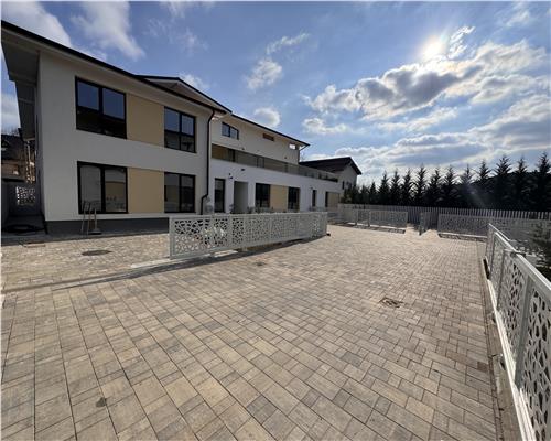 Apartament 3 camere plus birou, terasa proprie, padurea Paulesti