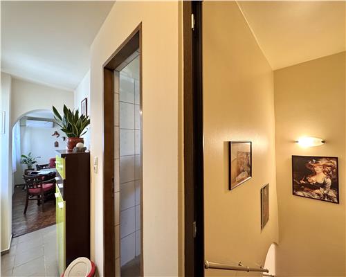 Vanzare apartament in vila, 5 camere, zona Cantacuzino, Ploiesti.