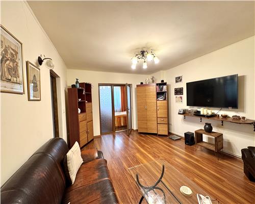 Vanzare apartament in vila, 5 camere, zona Cantacuzino, Ploiesti.