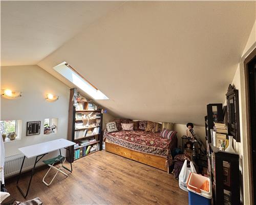 Vanzare apartament in vila, 5 camere, zona Cantacuzino, Ploiesti.