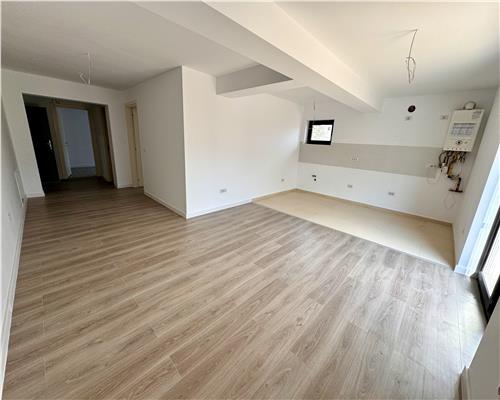 Apartament 3 camere, p?durea Paulesti, cu teren de sport si curte comuna