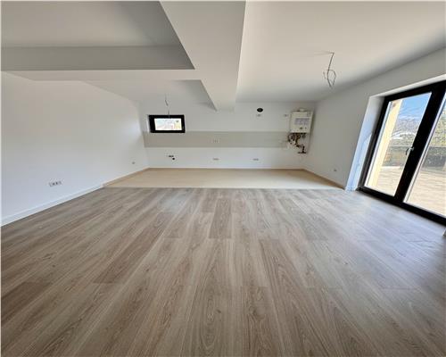 Apartament 3 camere, p?durea Paulesti, cu teren de sport si curte comuna