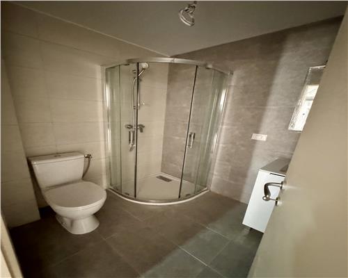 Apartament 3 camere, p?durea Paulesti, cu teren de sport si curte comuna