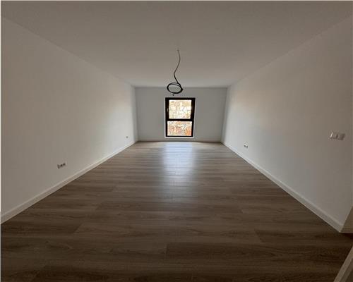 Apartament 3 camere, p?durea Paulesti, cu teren de sport si curte comuna