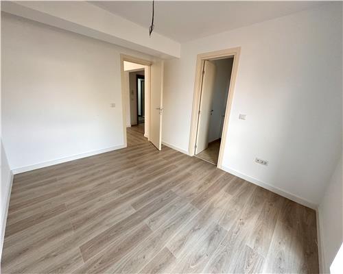 Apartament 3 camere, p?durea Paulesti, cu teren de sport si curte comuna