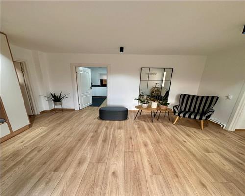 Casa 5 camere P+ M, in Tatarani, la 5 minute de Ploiesti si 5  Minute de A3.