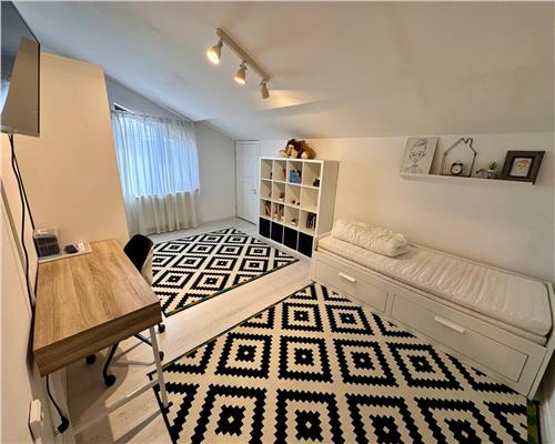 Casa 5 camere P+ M, in Tatarani, la 5 minute de Ploiesti si 5  Minute de A3.