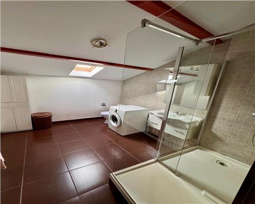 Casa 5 camere P+ M, in Tatarani, la 5 minute de Ploiesti si 5  Minute de A3.