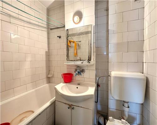 Vanzare apartament 3 camere decomandat, zona Vest, Ploiesti