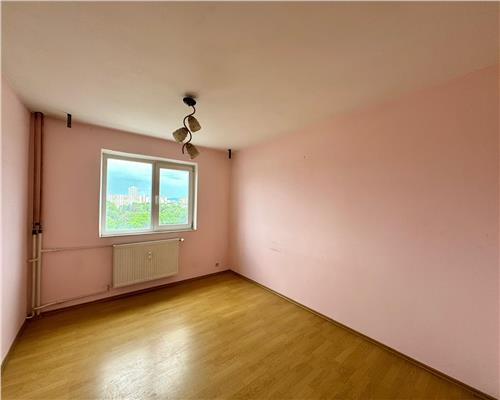 Vanzare apartament 3 camere decomandat, zona Vest, Ploiesti