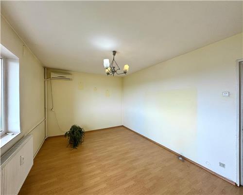 Vanzare apartament 3 camere decomandat, zona Vest, Ploiesti