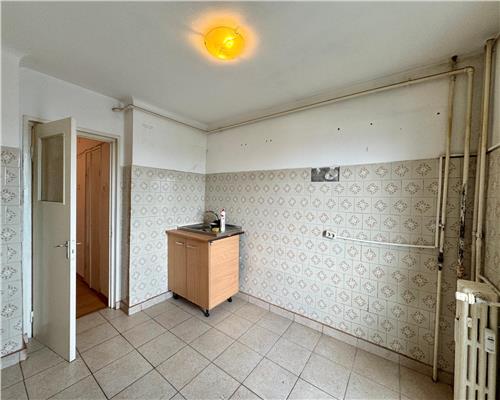 Vanzare apartament 3 camere decomandat, zona Vest, Ploiesti