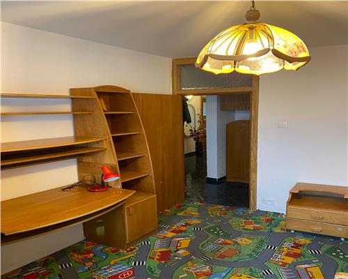 Inchiriere apartament 3 camere cu centrala proprie, zona Eroilor, Ploiesti