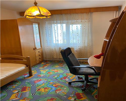 Inchiriere apartament 3 camere cu centrala proprie, zona Eroilor, Ploiesti