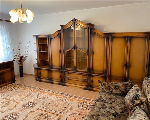 Inchiriere apartament 3 camere cu centrala proprie, zona Eroilor, Ploiesti