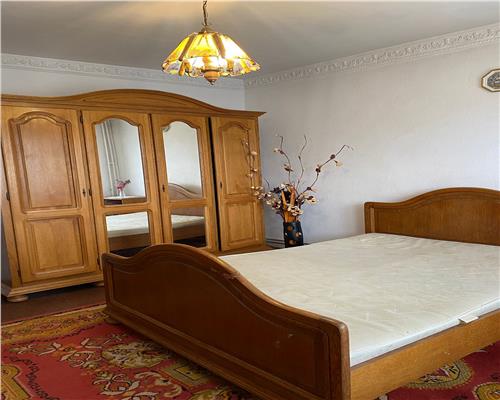 Inchiriere apartament 3 camere cu centrala proprie, zona Eroilor, Ploiesti