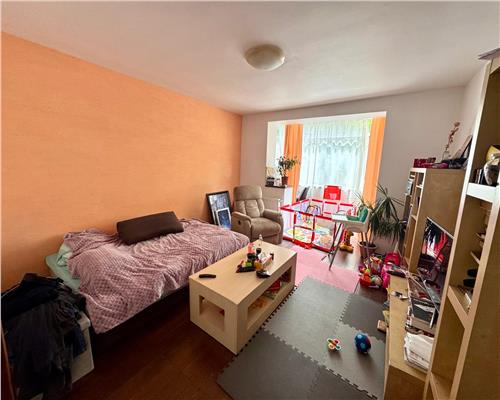 Apartament 3 camere, cf.1A decomandat, 2 balcoane, Republicii, Ploiesti.