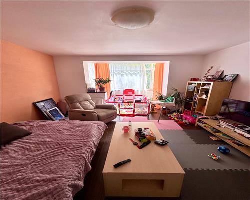 Apartament 3 camere, cf.1A decomandat, 2 balcoane, Republicii, Ploiesti.