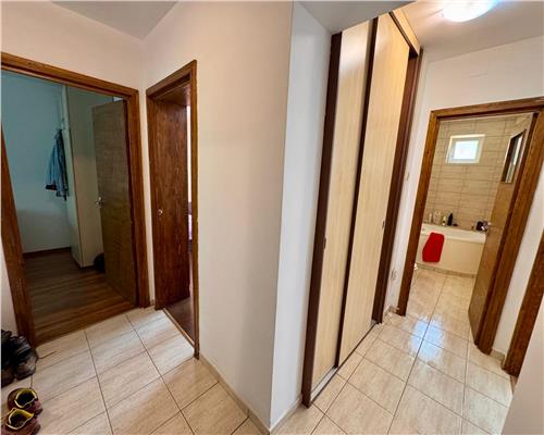 Apartament 3 camere, cf.1A decomandat, 2 balcoane, Republicii, Ploiesti.