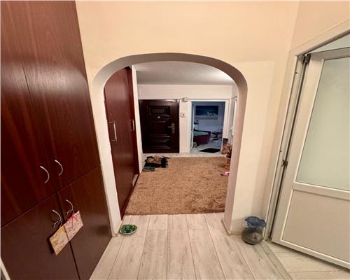 Apartament 2 camere, mobilat si utilat, in Ploiesti, zona Mihai Bravu.