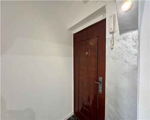 Vanzare apartament 2 camere nedecomandat, zona Mihai Bravu, Ploiesti
