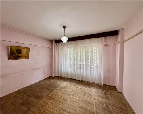 Vanzare apartament 3 camere, confort 1A, decomandat, zona ultracentrala, Ploiesti.