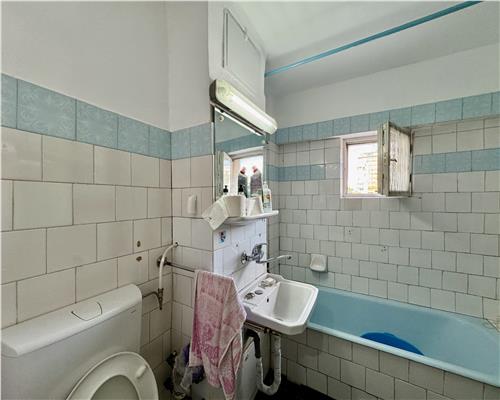Vanzare apartament 3 camere, confort 1A, decomandat, zona ultracentrala, Ploiesti.